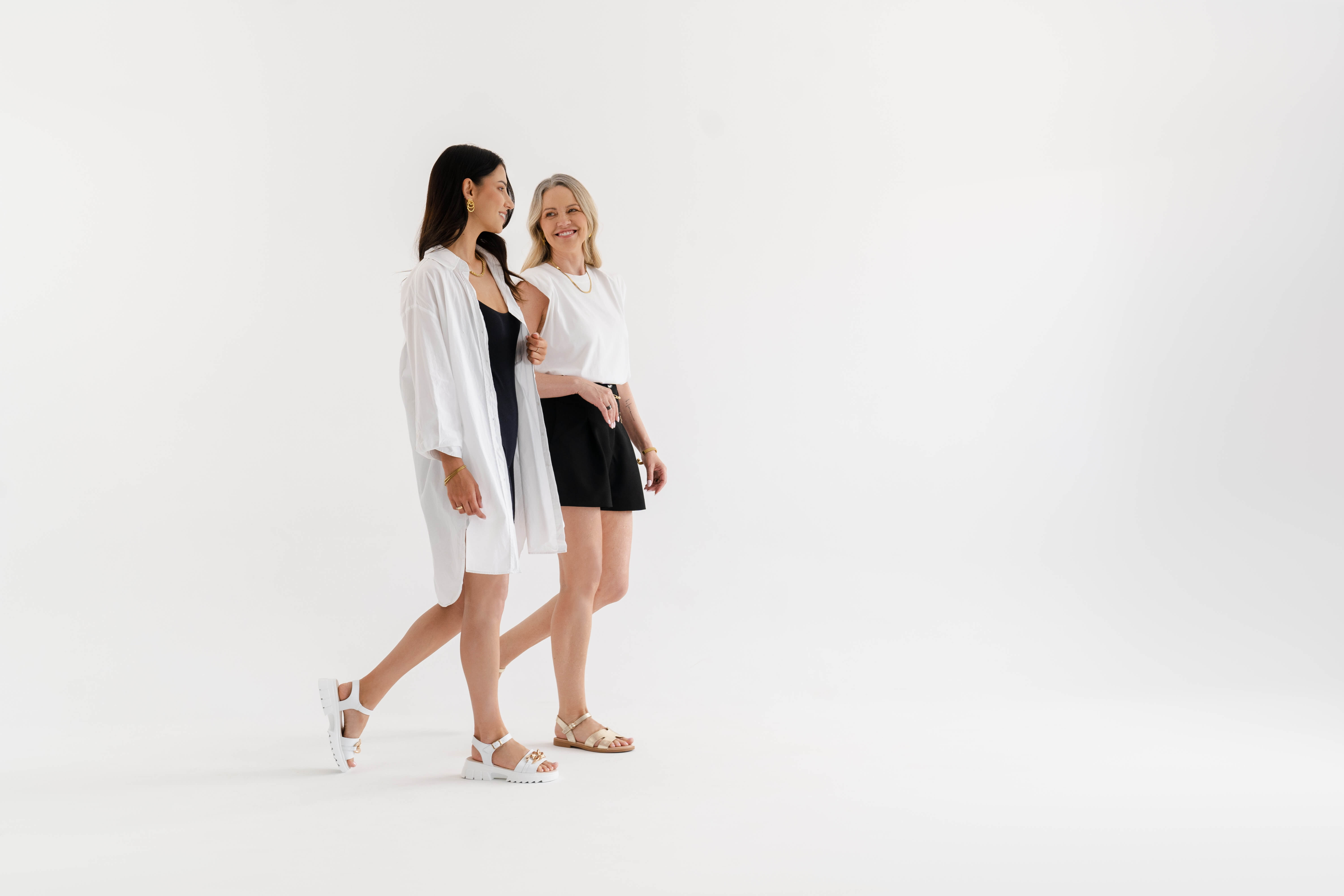 Výber dámskych sandálov k šatám - na každodenné aj slávnostné príležitosti